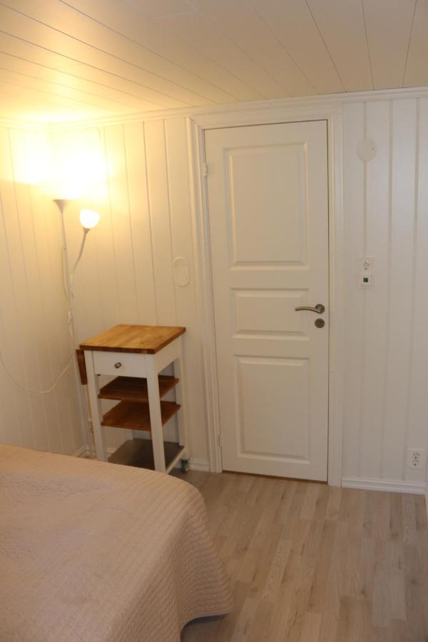 Nice Apartment With1 Bedroom Separate Living Room With A Sofa Bed And A Tiny Kitchen A Bathroom Located In Nordstrand Near By The Sea For 3 Guests With A Garden And Grill 5 Extra Guests With Extra Cost In The Cabin With Sea View Just Outside The Apar 奥斯陆 外观 照片