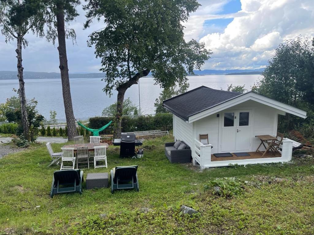 Nice Apartment With1 Bedroom Separate Living Room With A Sofa Bed And A Tiny Kitchen A Bathroom Located In Nordstrand Near By The Sea For 3 Guests With A Garden And Grill 5 Extra Guests With Extra Cost In The Cabin With Sea View Just Outside The Apar 奥斯陆 外观 照片