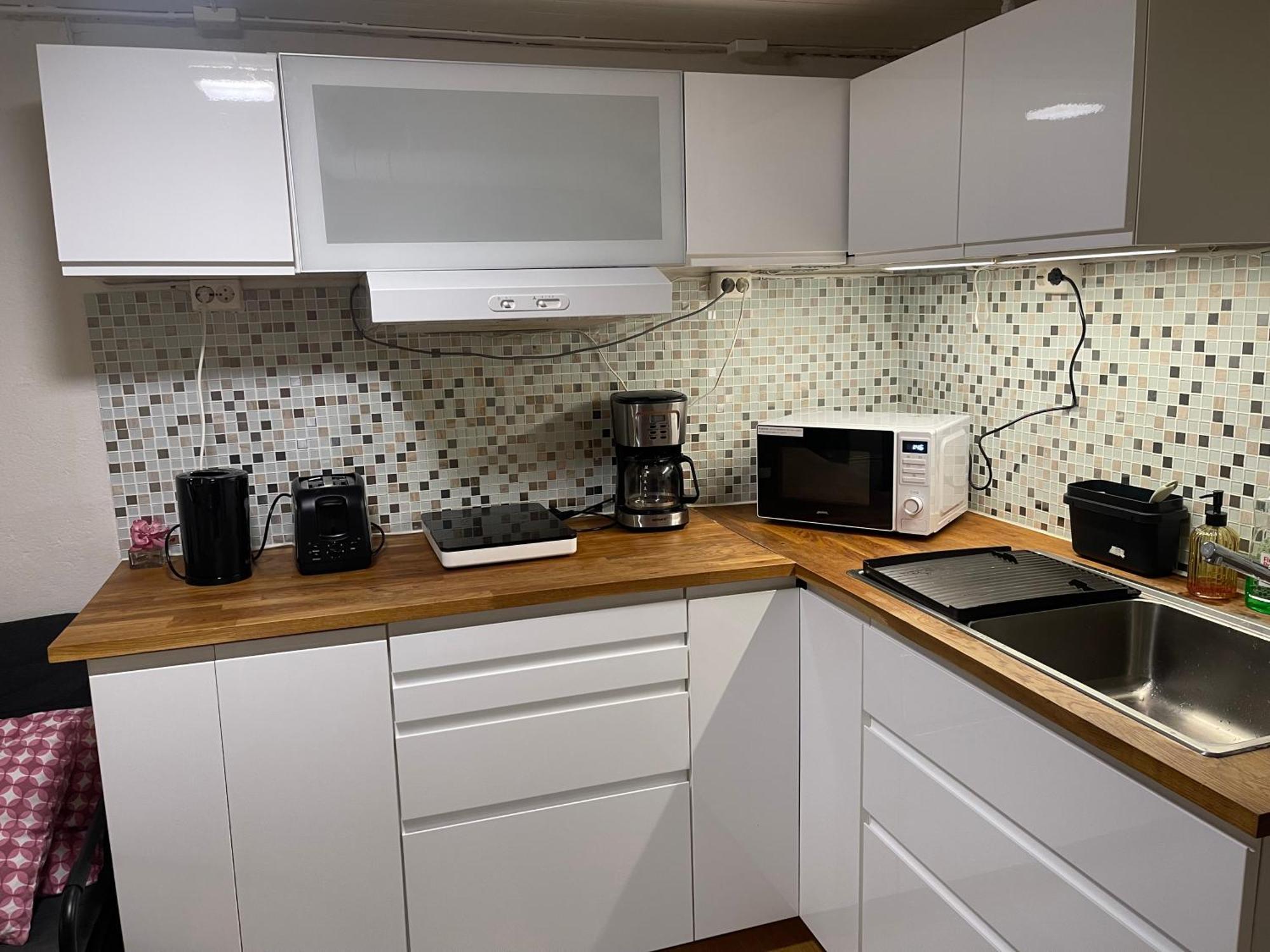 Nice Apartment With1 Bedroom Separate Living Room With A Sofa Bed And A Tiny Kitchen A Bathroom Located In Nordstrand Near By The Sea For 3 Guests With A Garden And Grill 5 Extra Guests With Extra Cost In The Cabin With Sea View Just Outside The Apar 奥斯陆 外观 照片